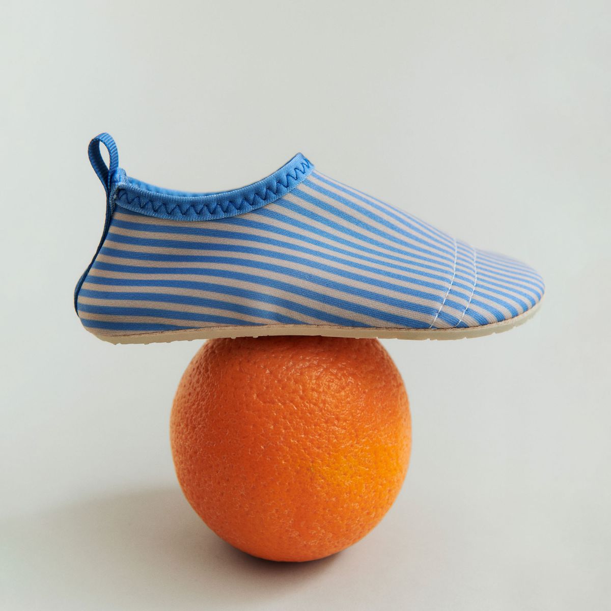 Wheat Badesko Dolphin  Blue Swim Stripe