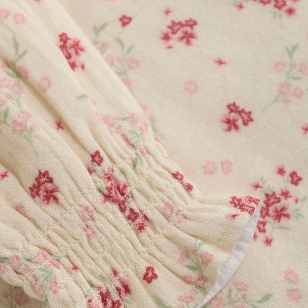 En Fant Pants Floral Eggnog